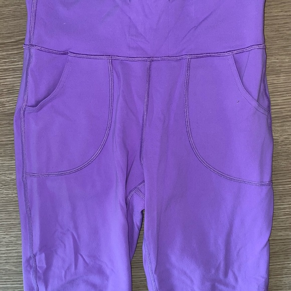 Lululemon reversible crop - Picture 3 of 4